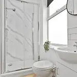 ◑Flat 8- Modern Studio Flats Close To City Centre◑