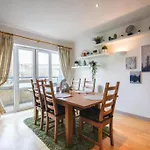 Dukes Wharf - Classy, City Centre 2 Bedroom Apartment Overlooking The Canal