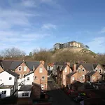 Dukes Wharf - Classy, City Centre 2 Bedroom Apartment Overlooking The Canal