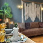 Unique & Luxurious 2 Bedroom City Centre Apartment