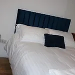 Entire -4 Bedrooms Detached House With Driveway