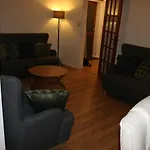 Entire -4 Bedrooms Detached House With Driveway