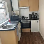 1, 38 Sneinton Hermitage Ng2 4Bs
