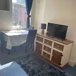 1, 52 Sneinton Hermitage Ng2 4Bs