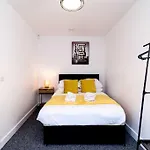Marina Apartment - Sleeps 4
