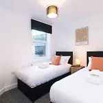 Marina Apartment - Sleeps 4