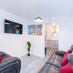 Marina Apartment - Sleeps 4