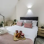 Luxurious 2 Bedroom Apartment In City Centre