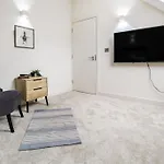 Luxurious 2 Bedroom Apartment In City Centre