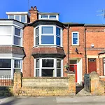 Haydn House Luxurious Retreat - 4 Bedroom, 10 Guest Max, Perfect Home Away From Home