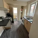 Flat 1, 67 Colwick Road Ng2 4Al