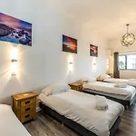 Lionheart Large Luxury Lodge - Sleeps 10- Dog Friendly,Near Sherwood Forest At Fairview Farm Nottingham Great For Family Gatherings ,Groups ,Parties