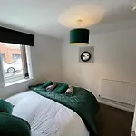 1 Bed @ Factory Quater - Chard St