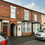 Claude House - Charming 4Bedroom Home