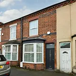 Claude House - Charming 4Bedroom Home