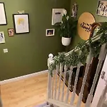 Cheerful 3-Bed Detached Home