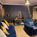 Cheerful 3-Bed Detached Home