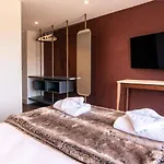 Super High End 1 Bed With Balcony - Central West Bridgford