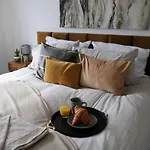 Charming 2 Bed House - Family Friendly