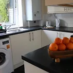 Charming 2 Bed House - Family Friendly