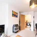 Lambley Court - Cozy Break In Mapperley