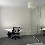 Private Deluxe Room Near City Hospital