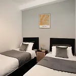 Spacious 2 Bedroom Apartments - 5 Mins From Qmc, Universities And City Centre!