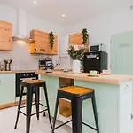 Baila Casa Apartments