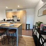 Spacious 2 Bedroom Apartment With Parking