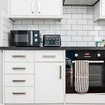 Spacious 2 Bedroom Apartment In Park Estate