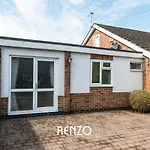 Bright And Warm 1-Bed Annexe In West Bridgford, Nottingham By Renzo, Free Driveway Parking!