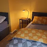 Broxtowe House -3 Bed House Parking Nottingham