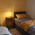 Broxtowe House -3 Bed House Parking Nottingham
