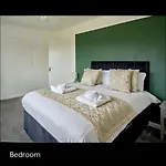 Spacious 3 Bedroom House In Nottingham
