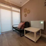 Cosy & Convenient Space Near M1, Em Airport & City