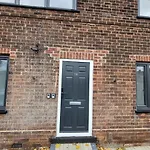 Premier Studios Nottingham - Tring Vale