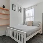 Stayzed N - Ng7 Cosy Home, Free Wifi, Parking, Smart Tv, Next To Nottingham City Centre, Ideal For Long Stays, Lots Of Amenities