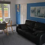 Perry House! Sleeps 7,Ideal For Contractors & Business Stays, Large Driveway With Van & Car Parking