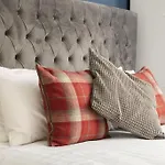 Luxurious 3 Bedroom Apartment In Park Estate