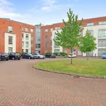 Spacious 2 Bedroom Apartment Opposite Qmc Hospital