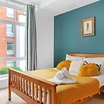 Spacious 2 Bedroom Apartment Opposite Qmc Hospital