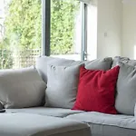 Spacious 4 Bedroom House With Lovely Large Garden