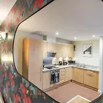 Luxurious 1 Bed Apartment With Free Parking