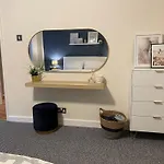 Modern 2 Bdr Flat In Nottingham City Centre With Free Parking