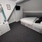 Premier Studios Nottingham - Tring Vale