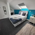 Nottingham Forest Rd, Short Stays