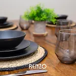 Charming 3-Bed Home In Nottingham By Renzo, Victorian Features, Sleeps 6!