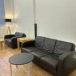 City Centre 3 Bedrooms Apartment With Parking