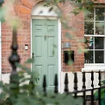 City Centre 2 Bed House Perfect For Contractors With Free Parking