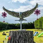 Upside Down House - Sleeps Up To 6 Guests - Great For Family And Friends Gatherings,Corporate Events ,Near Sherwood Forest At Fairview Farm In Nottingham Set In 88 Acres